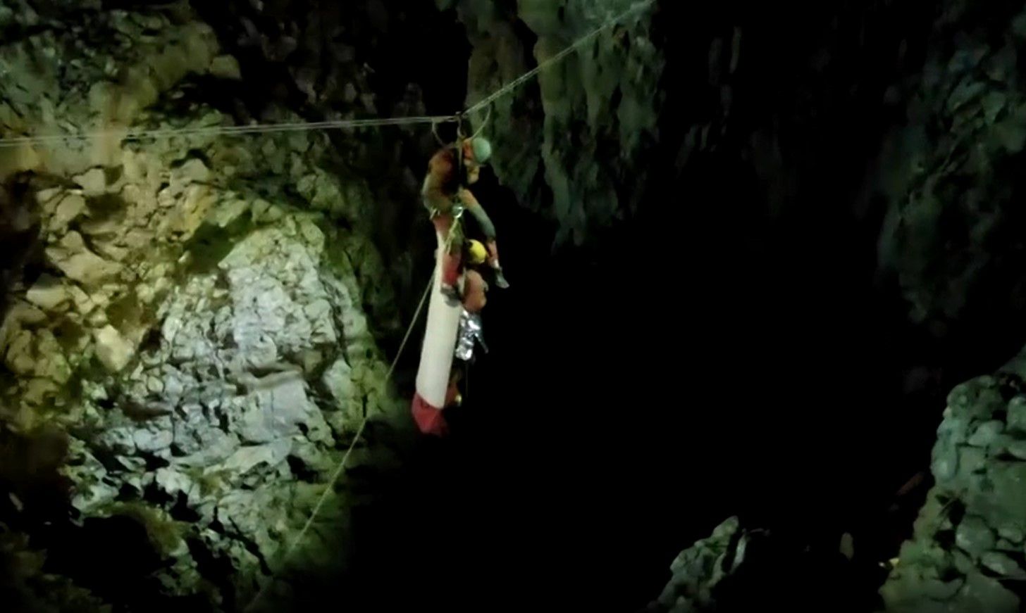 Провел больше недели в глубокой пещере: в Турции спасли американского исследователя - 24 Канал
