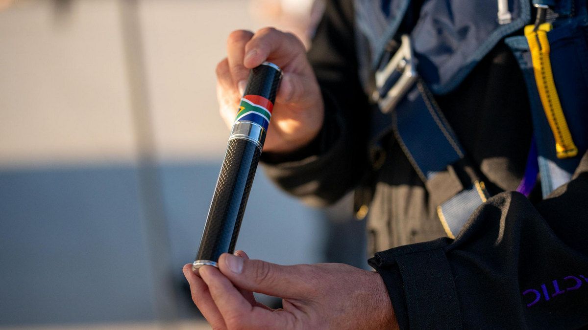 Наукова спільнота обурена через відправку древніх останків людських предків у космос Наукова спільнота обурена через відправку древніх останків людських предків у космос