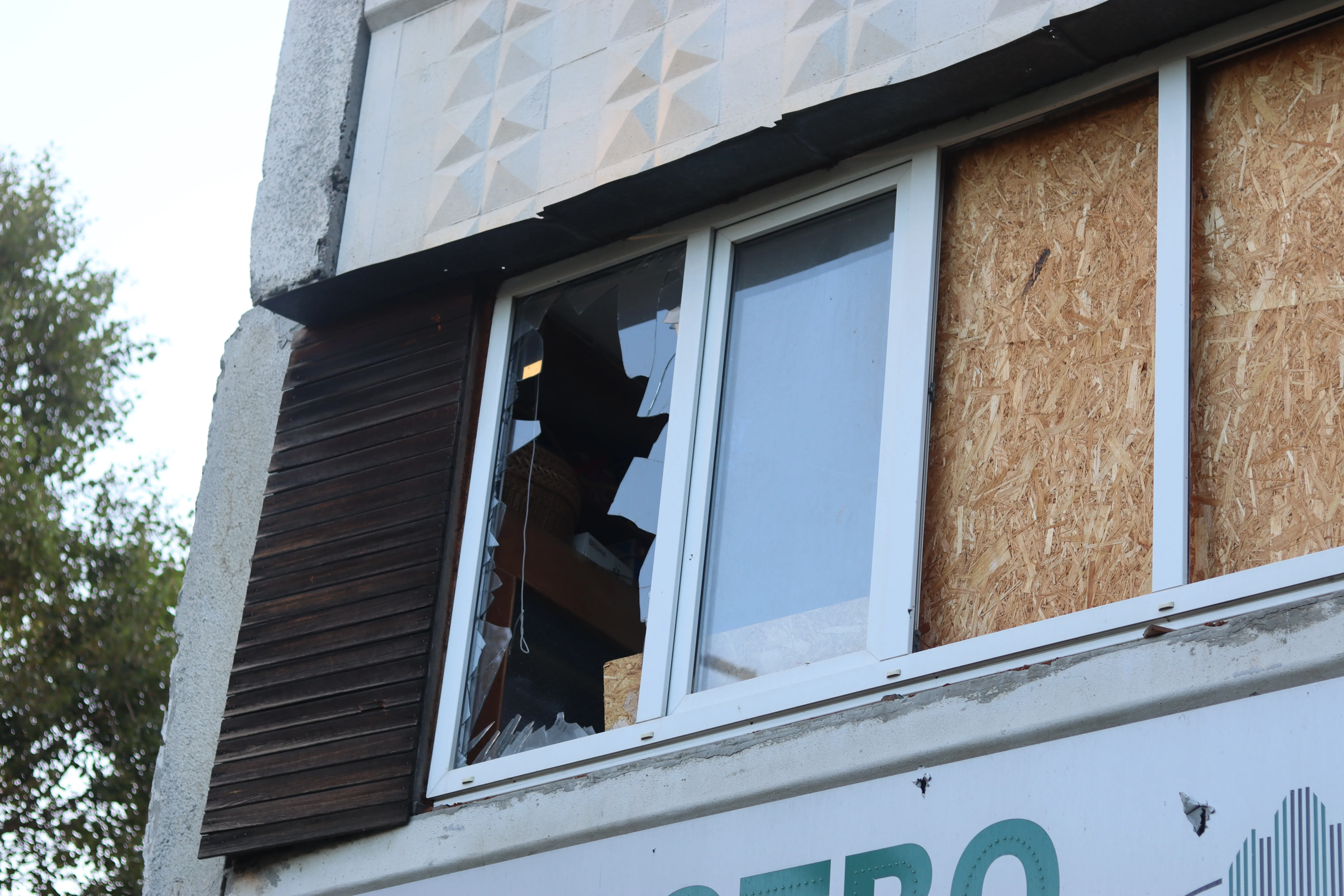 Выбитые окна на Салтовке