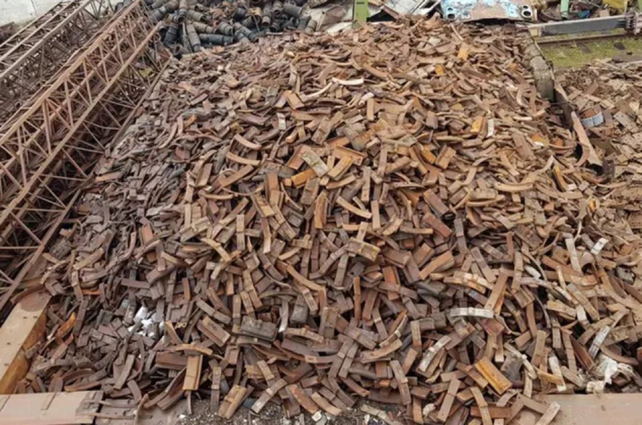 Укрзалізниця продає десятки тисяч тонн металобрухту Укрзалізниця продає десятки тисяч тонн металобрухту