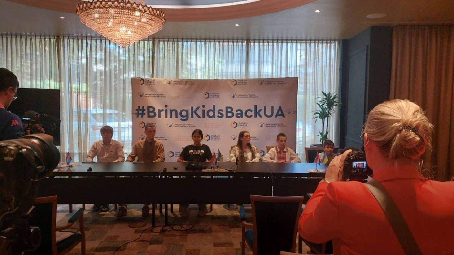 Українські діти розповіли про депортацію в Гаазі - 24 Канал Українські діти розповіли про депортацію в Гаазі - 24 Канал