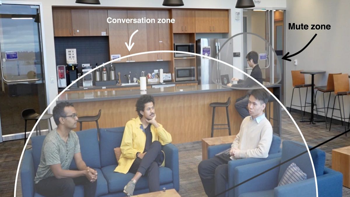 Робо-мікрофони дозволять заглушити фоновий шум в кімнаті під час важливих бесід Робо-мікрофони дозволять заглушити фоновий шум в кімнаті під час важливих бесід