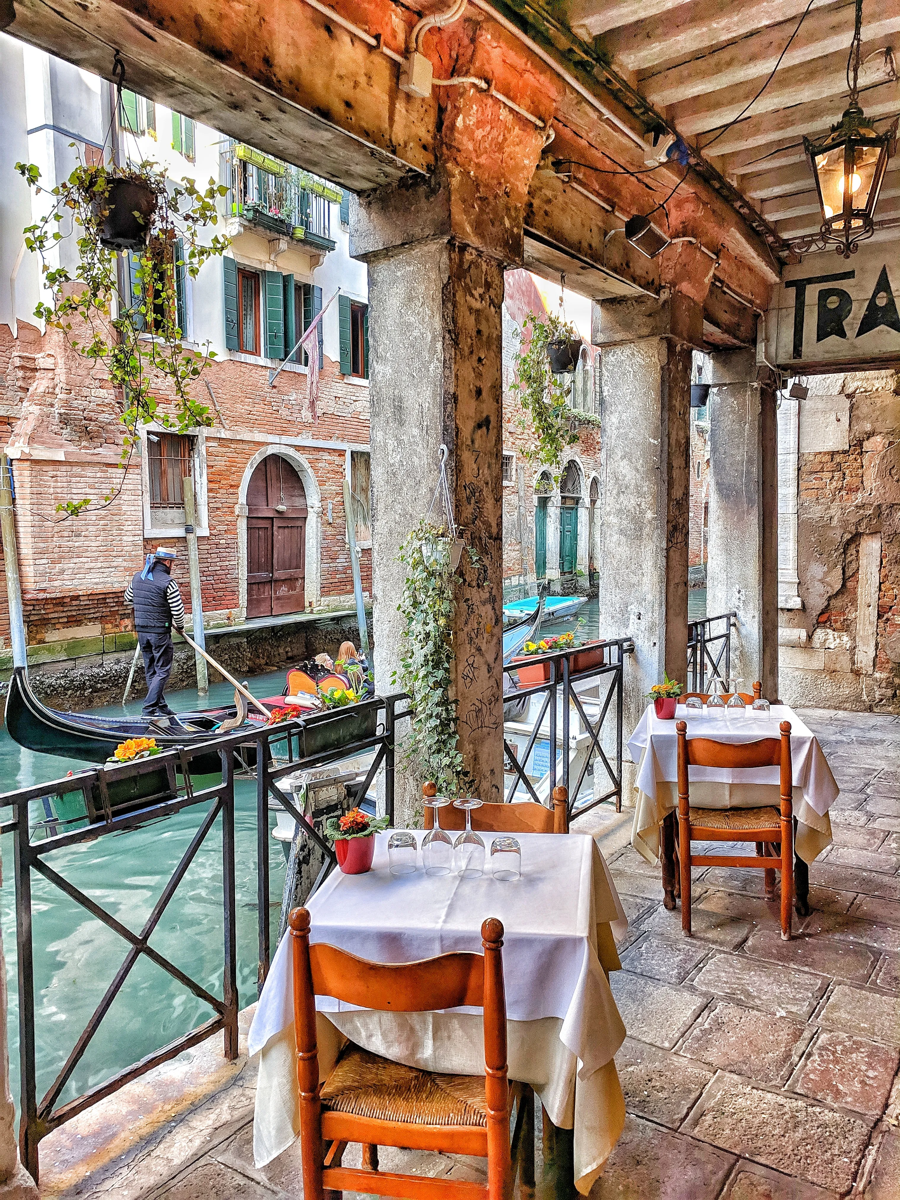 В ресторанах Італії доведеться платити 