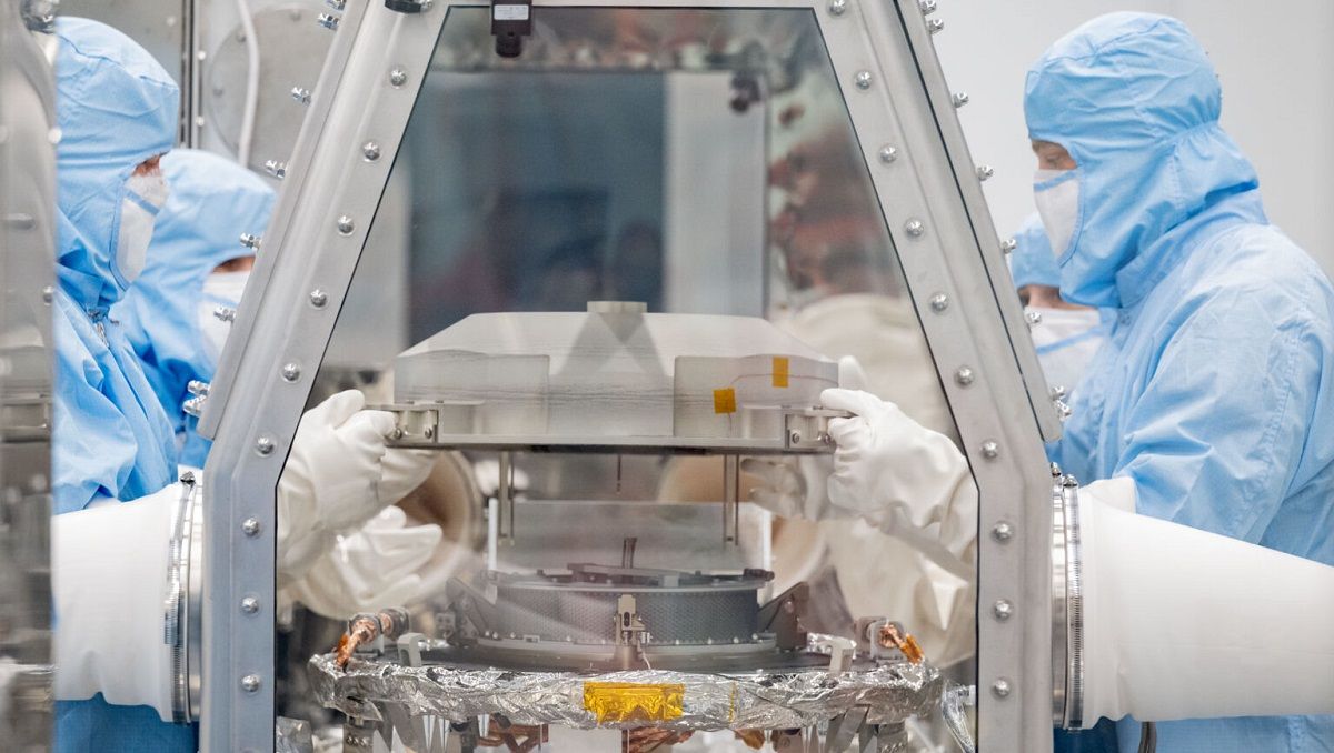 Науковці відкрили капсулу з ґрунтом астроїда Бенну Науковці відкрили капсулу з ґрунтом астроїда Бенну