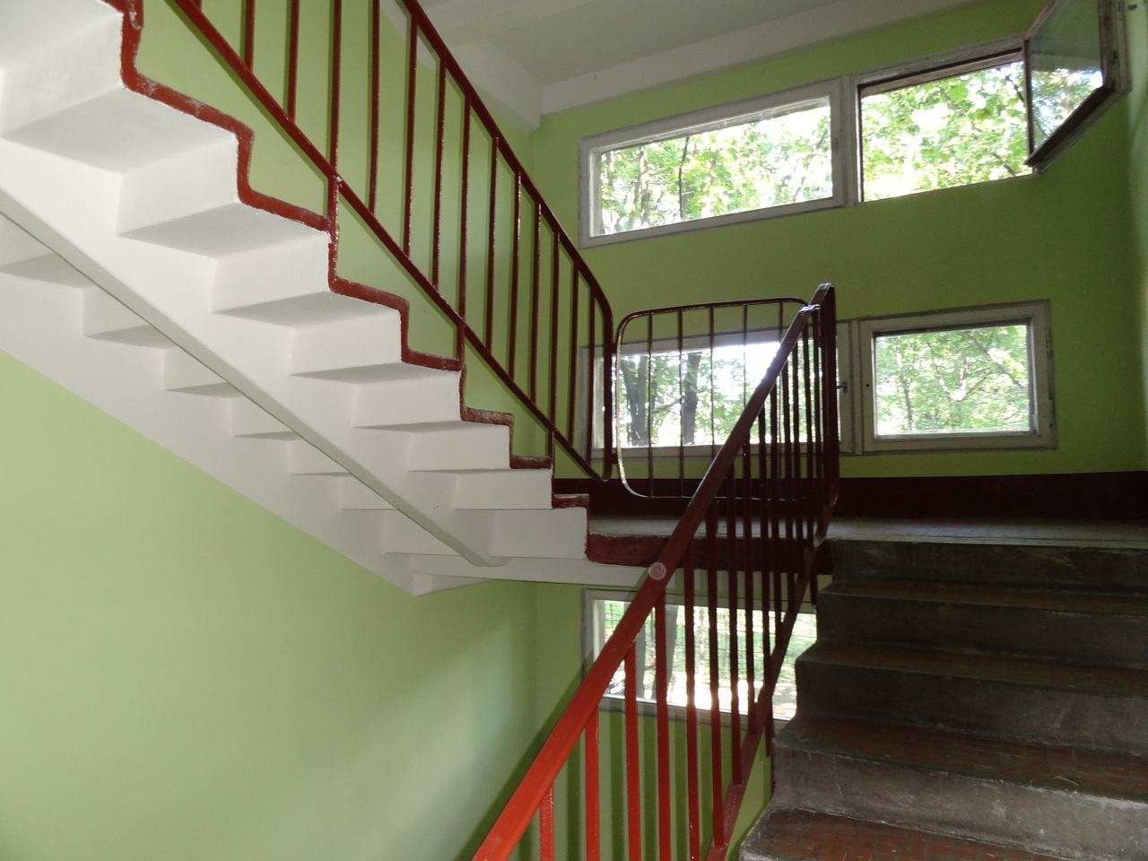 Суржик - как сказать по-украински лесничная площадка и замочная скважина Суржик - как сказать по-украински лесничная площадка и замочная скважина