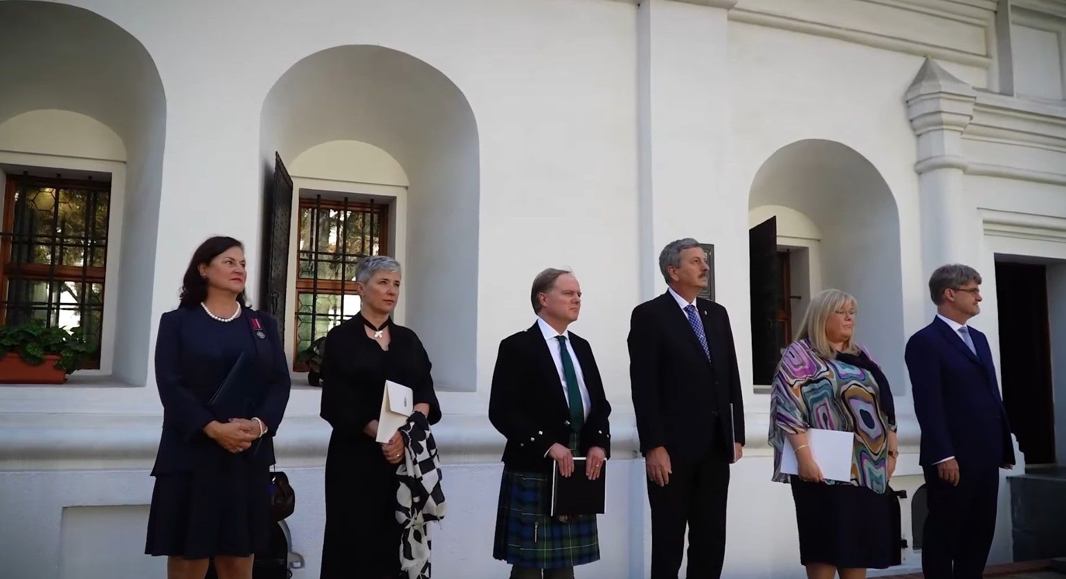 В Україні офіційно почали роботу посли шести держав НАТО В Україні офіційно почали роботу посли шести держав НАТО