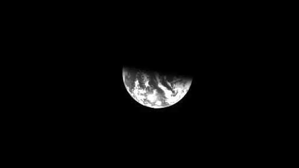 Фото Землі з апарата SLIM