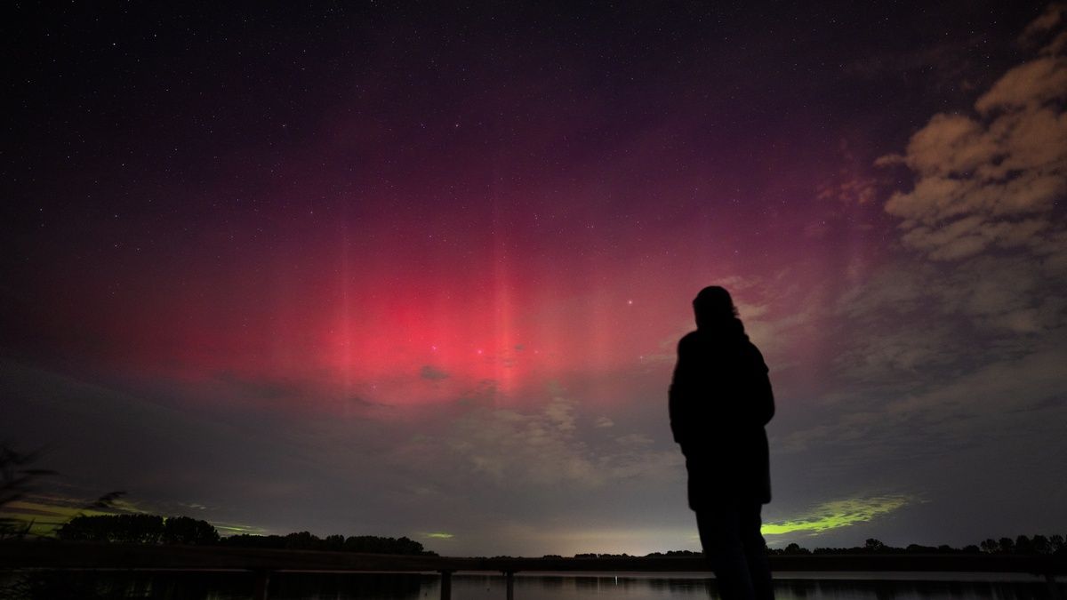 Полярне сяйво рідкісного червоного кольору побачили по всій Європі та у США Полярне сяйво рідкісного червоного кольору побачили по всій Європі та у США