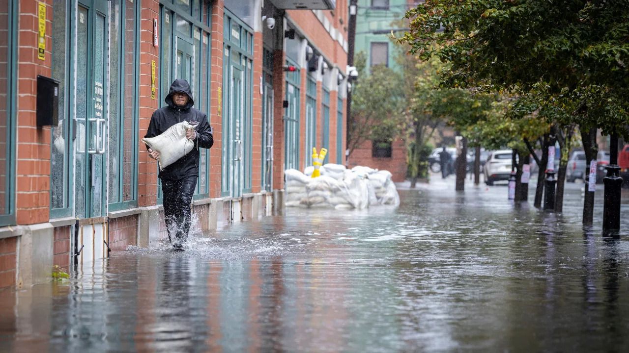 Мощный ливень в Нью-Йорке - объявили чрезвычайное положение - вода затопила улицы и метро - 24 Канал