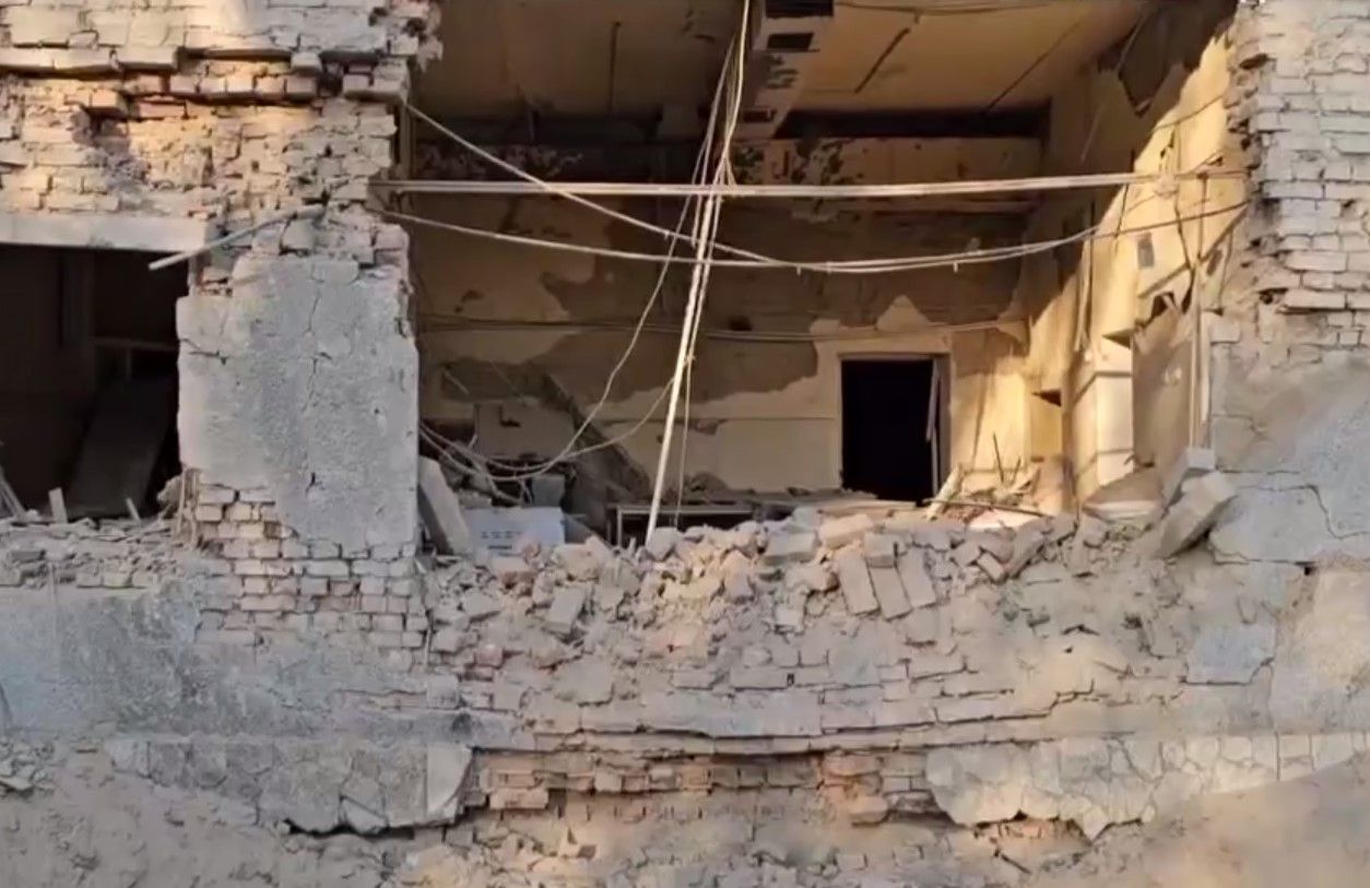 Ворог вдарив по Херсону: вночі горів стадіон та гаражний кооператив - 24 Канал Ворог вдарив по Херсону: вночі горів стадіон та гаражний кооператив - 24 Канал