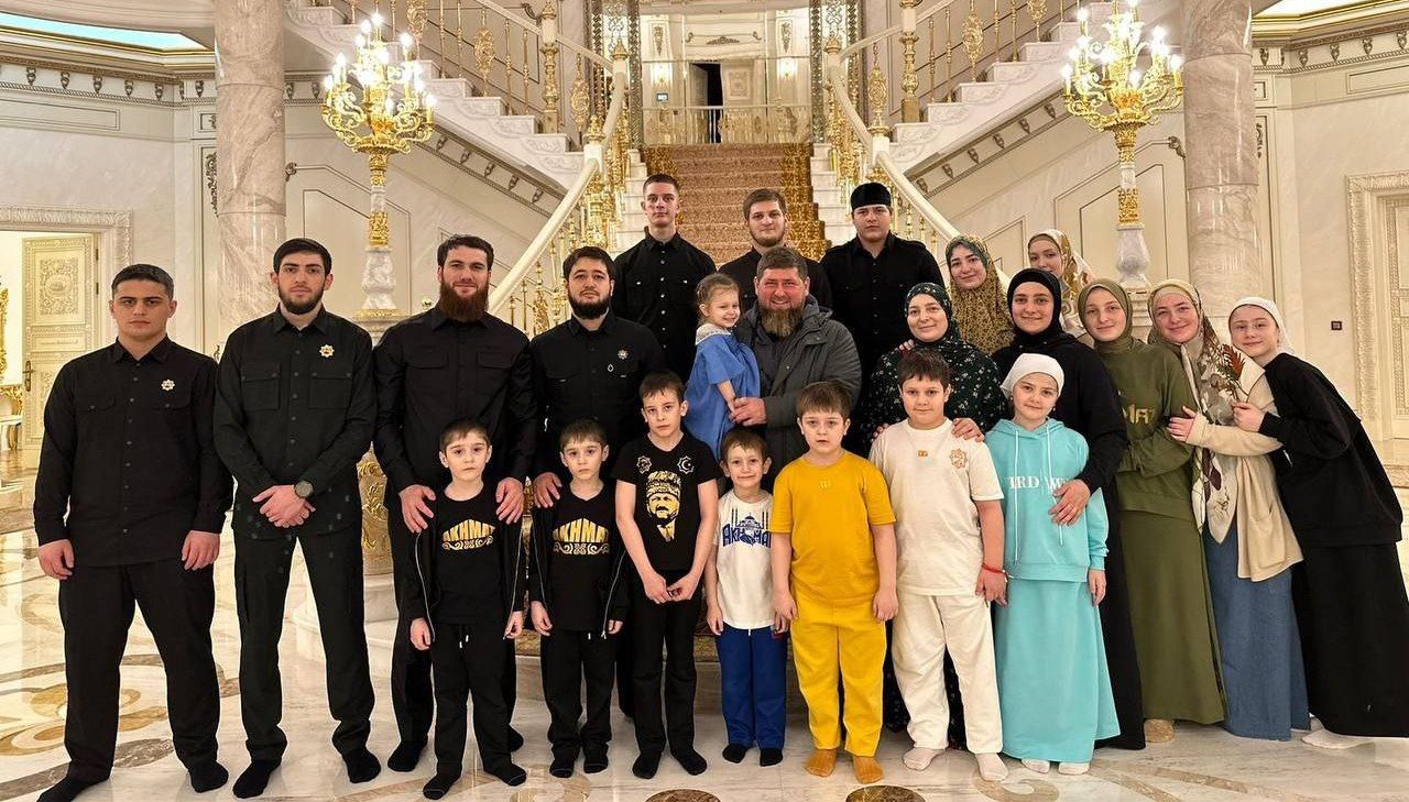 Діти та родичі Рамзана Кадирова Діти та родичі Рамзана Кадирова