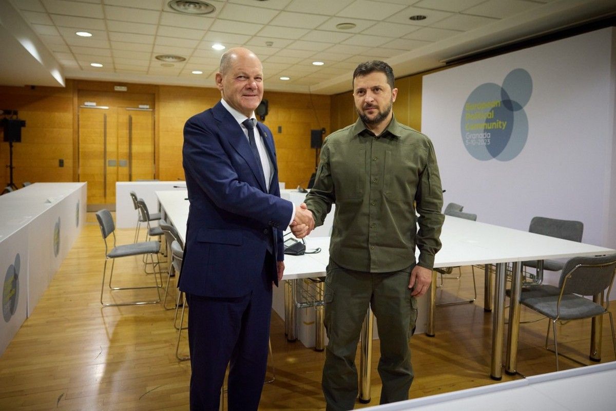 Владимир Зеленский встретился с лидерами стран на саммите Европейского политического сообщества