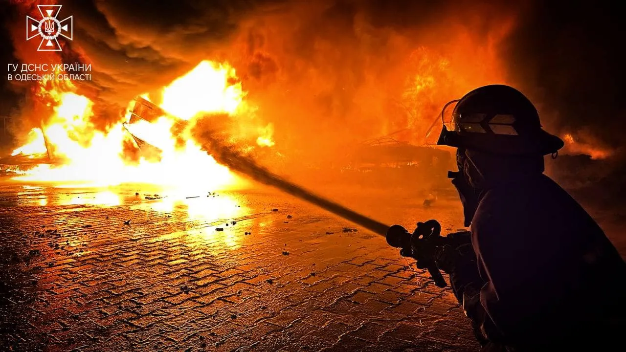 Пожарные ликвидировали пожар в Одессе