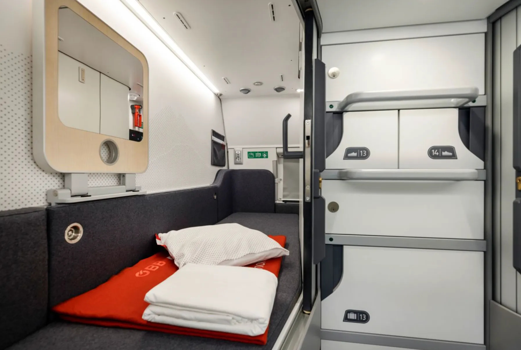 Індивідуальні капсули в нових поїздах Індивідуальні капсули в нових поїздах