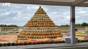 Путіну подарували піраміду з динь