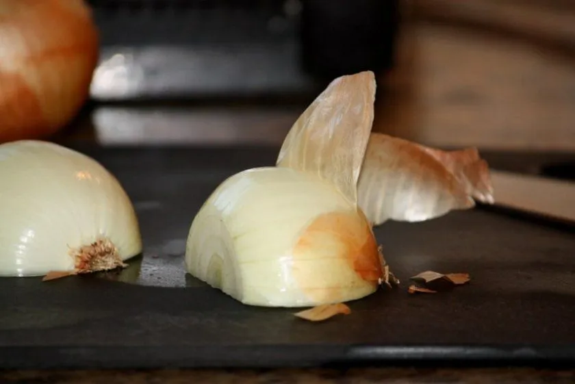 Почищена цибуля Почищена цибуля