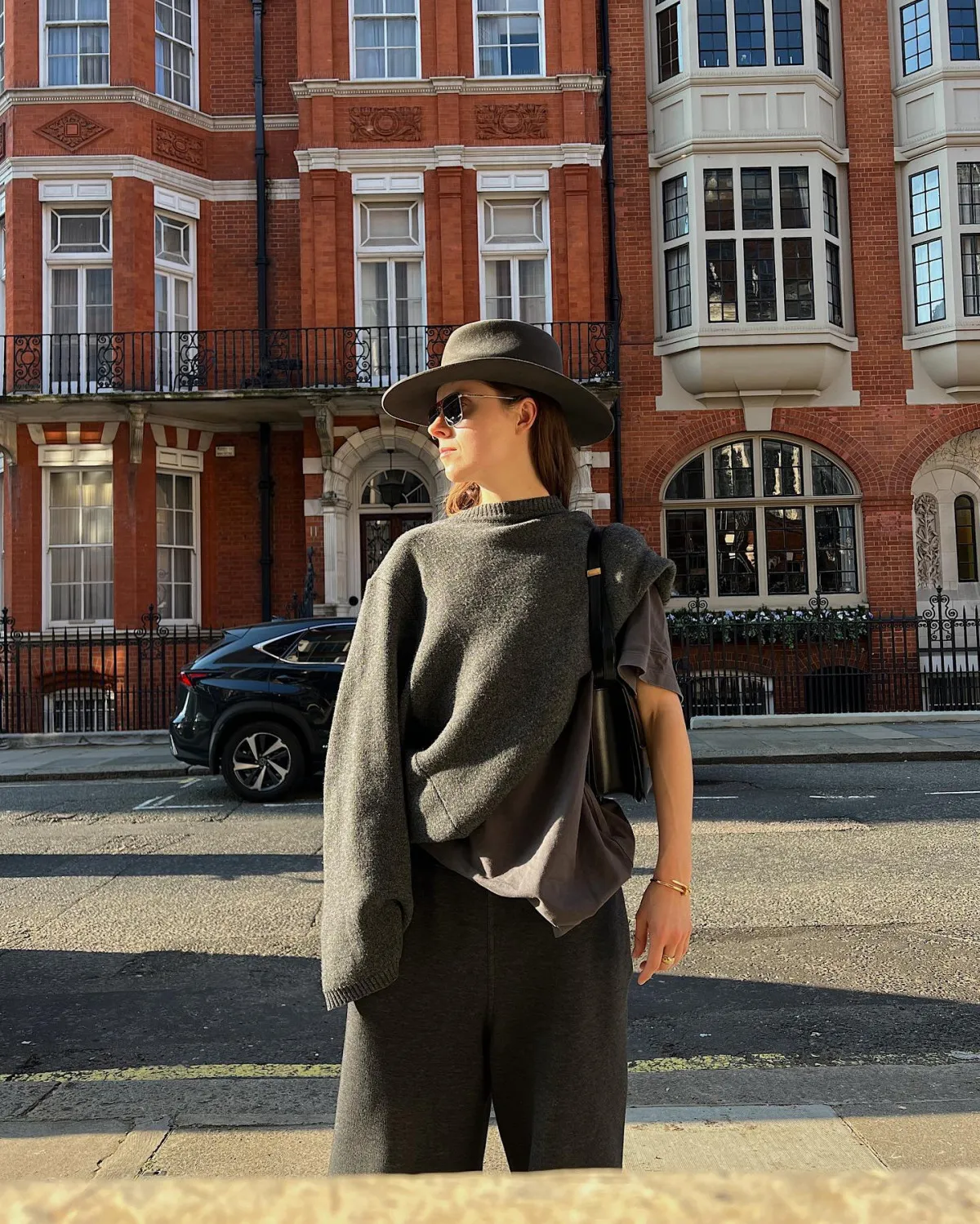 Модні образи зі светром на осінь 2023 Модні образи зі светром на осінь 2023