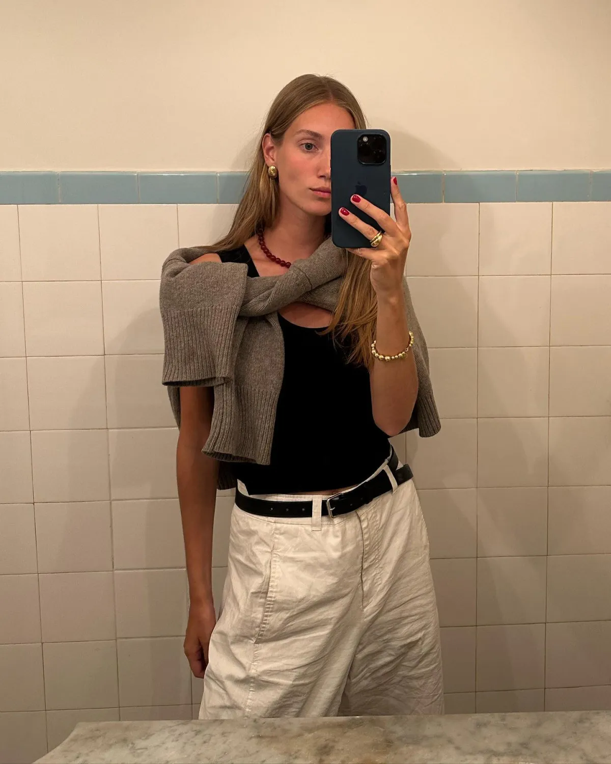 Модні образи зі светром на осінь 2023 Модні образи зі светром на осінь 2023