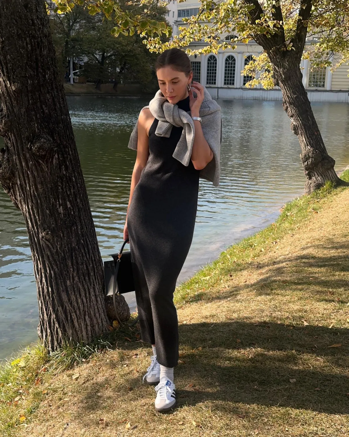 Модні образи зі светром на осінь 2023 Модні образи зі светром на осінь 2023