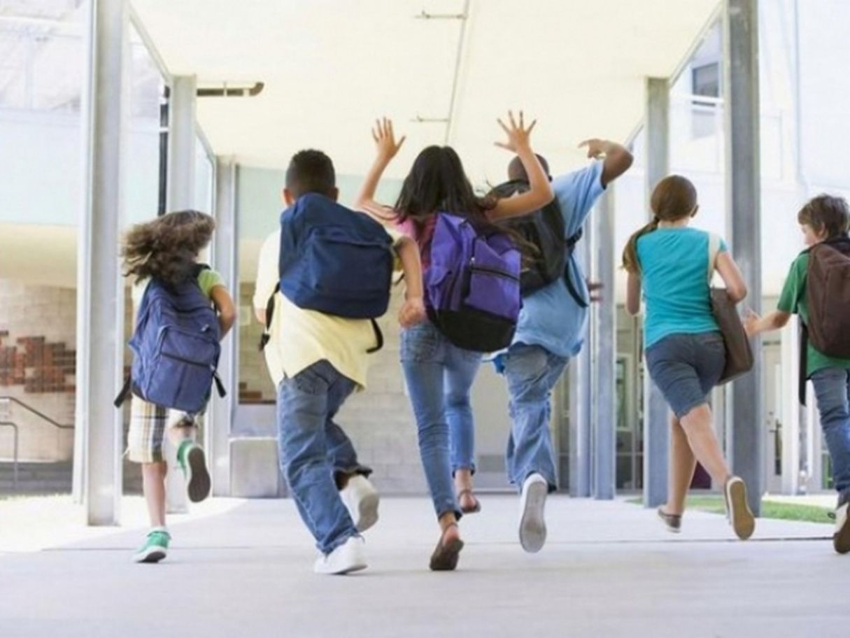 Брати ноги на плечі - яке значення має цей фразеологізм - цікава історія Брати ноги на плечі - яке значення має цей фразеологізм - цікава історія