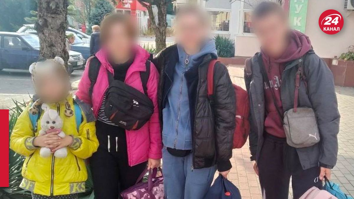 Повернення до батьків трьох дітей з окупованої Херсонщини - 24 Канал Повернення до батьків трьох дітей з окупованої Херсонщини - 24 Канал