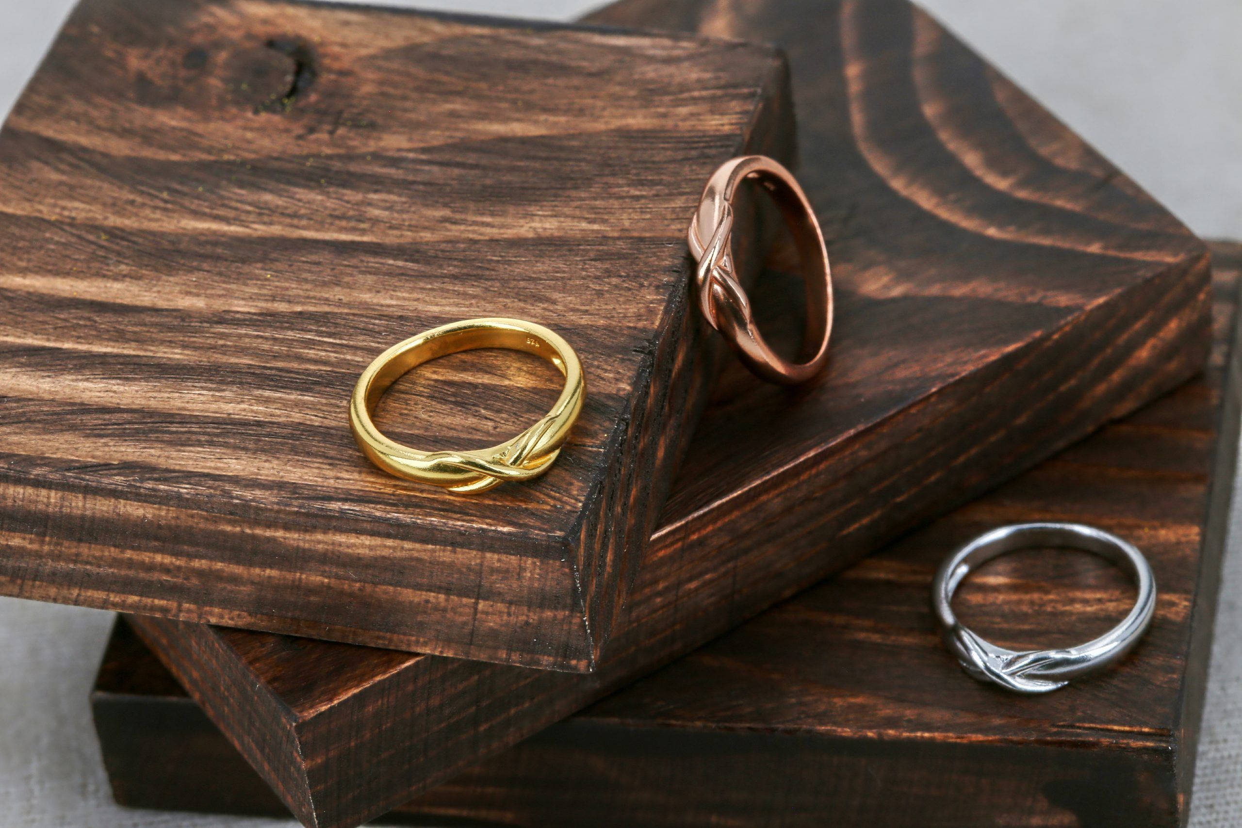 Як українською буде кольцо - які цікаві відповідники має це слово Як українською буде кольцо - які цікаві відповідники має це слово