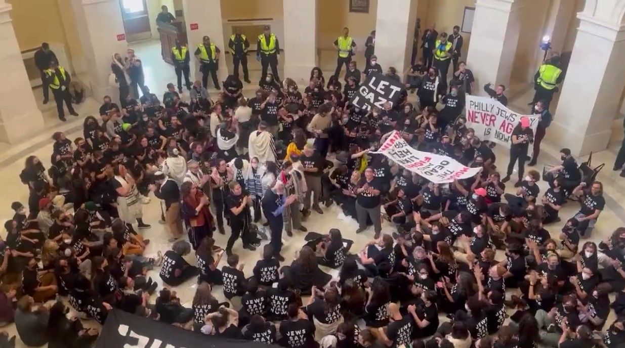 В Конгресс США ворвались пропалестинские митингующие