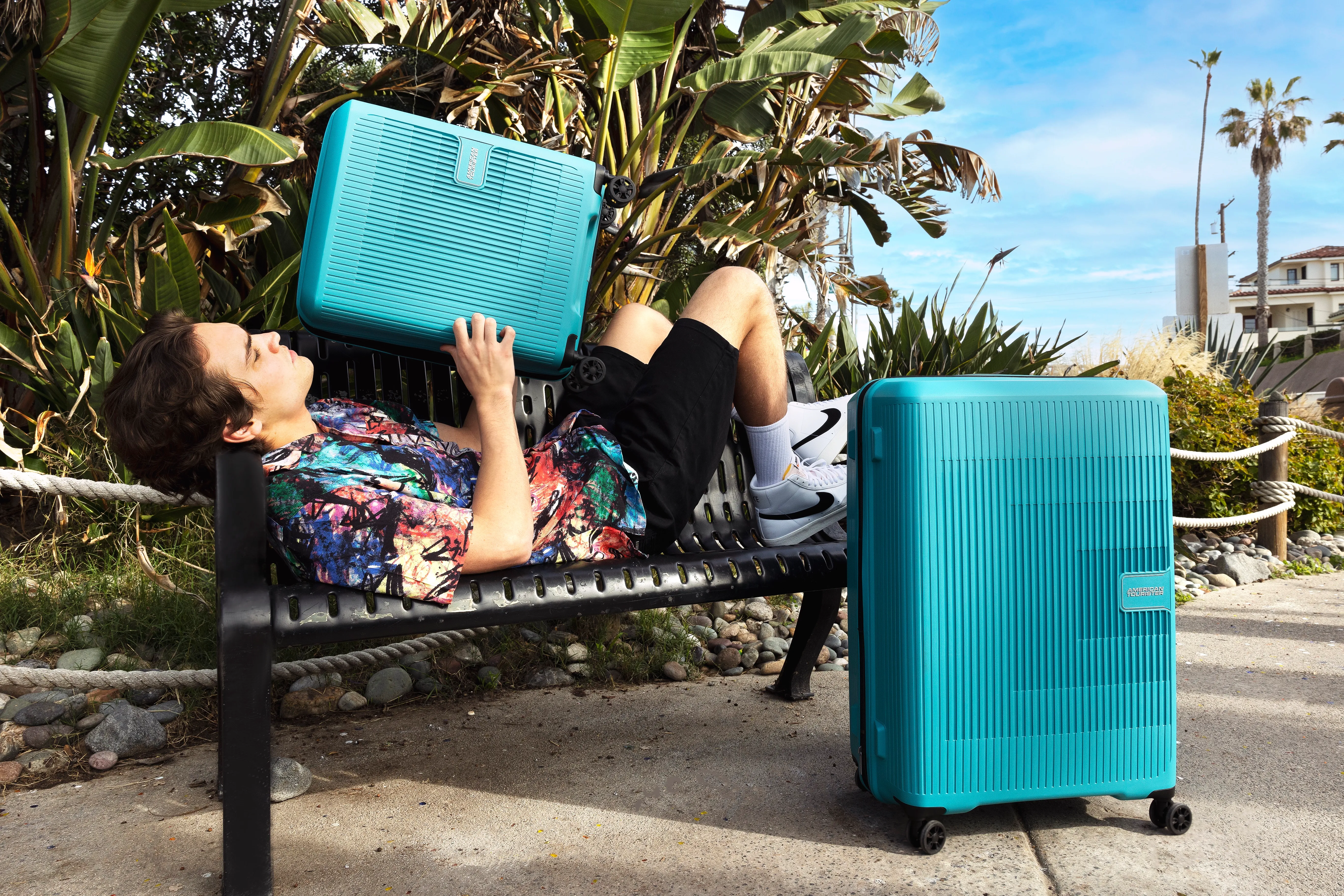 З якісною валізою подорожувати комфортно та легко З якісною валізою подорожувати комфортно та легко