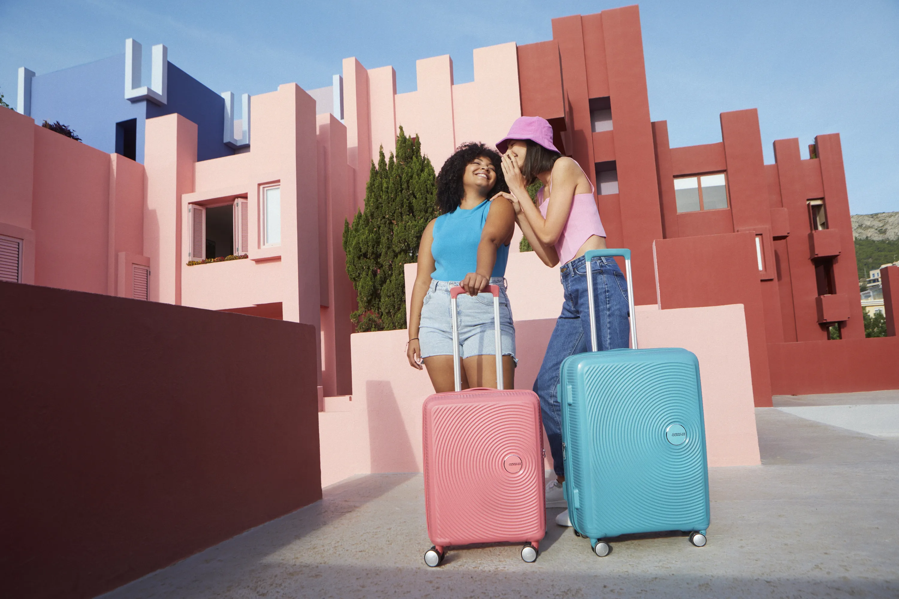 Валізи Soundbox доступні у різних кольорах