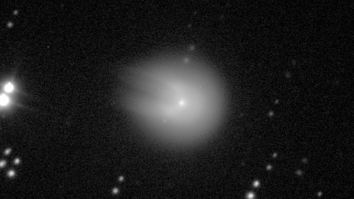 Комета 12P/Pons-Brook (12P), сфотографирована 8 октября
