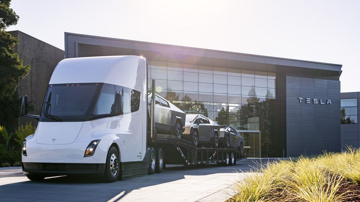 Cybertruck наконец-то получил дату начала продаж Cybertruck наконец-то получил дату начала продаж