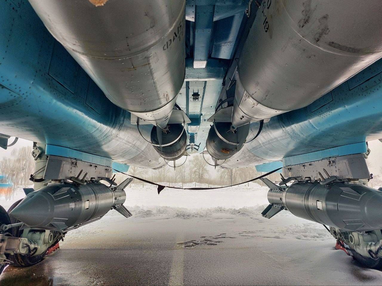 Росіяни випустили 13 авіабомб по Херсонщині: під завалами можуть бути люди - 24 Канал Росіяни випустили 13 авіабомб по Херсонщині: під завалами можуть бути люди - 24 Канал