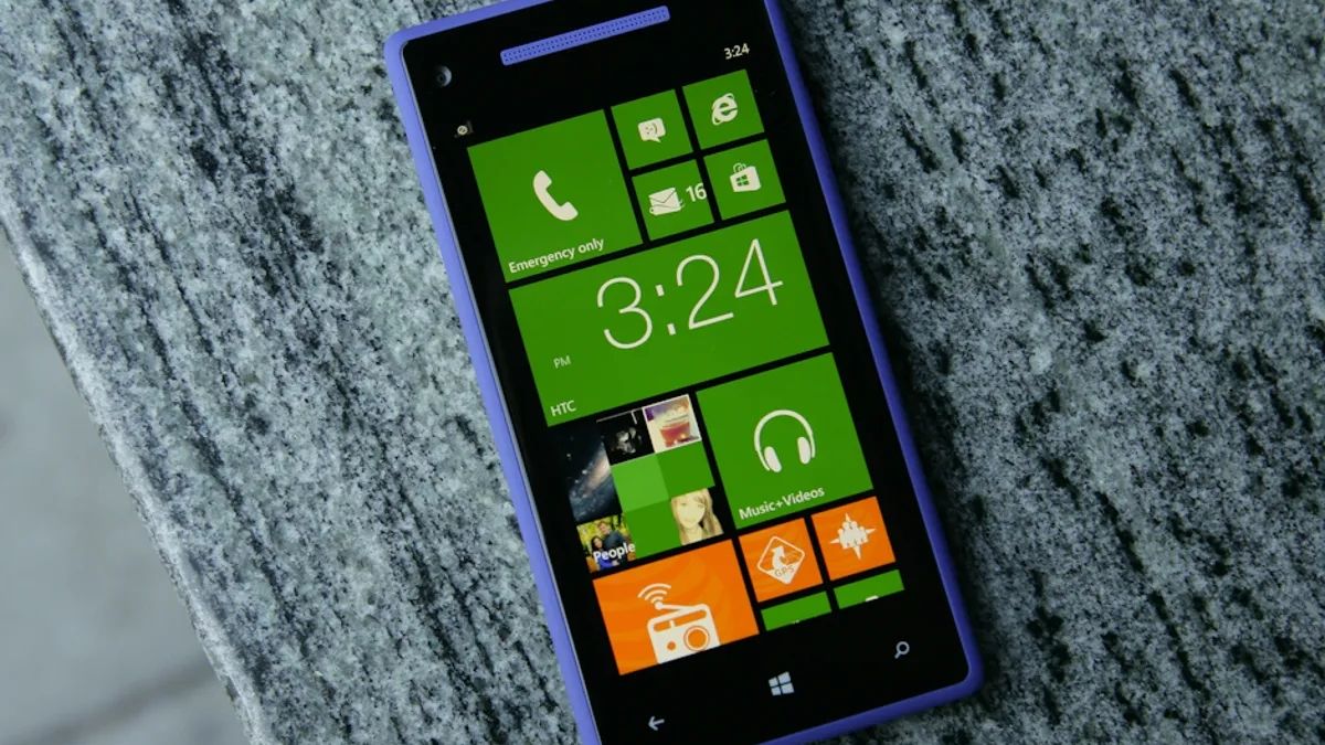 Уже третій глава Microsoft каже, що жалкує про закриття Windows Phone та бізнесу смартфонів