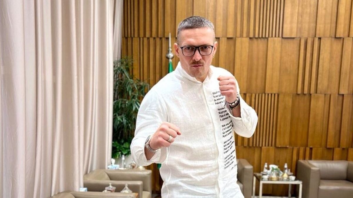 Усик – Фьюри – видео как боксеры встретились в Саудовской Аравии