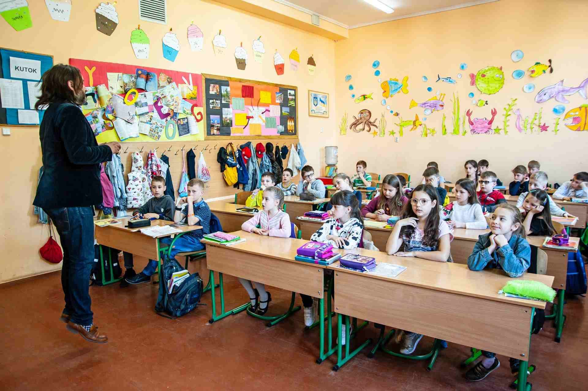 На каком языке учат детей в Закарпатье и Одесщине - Кремень рассказал о проблемах