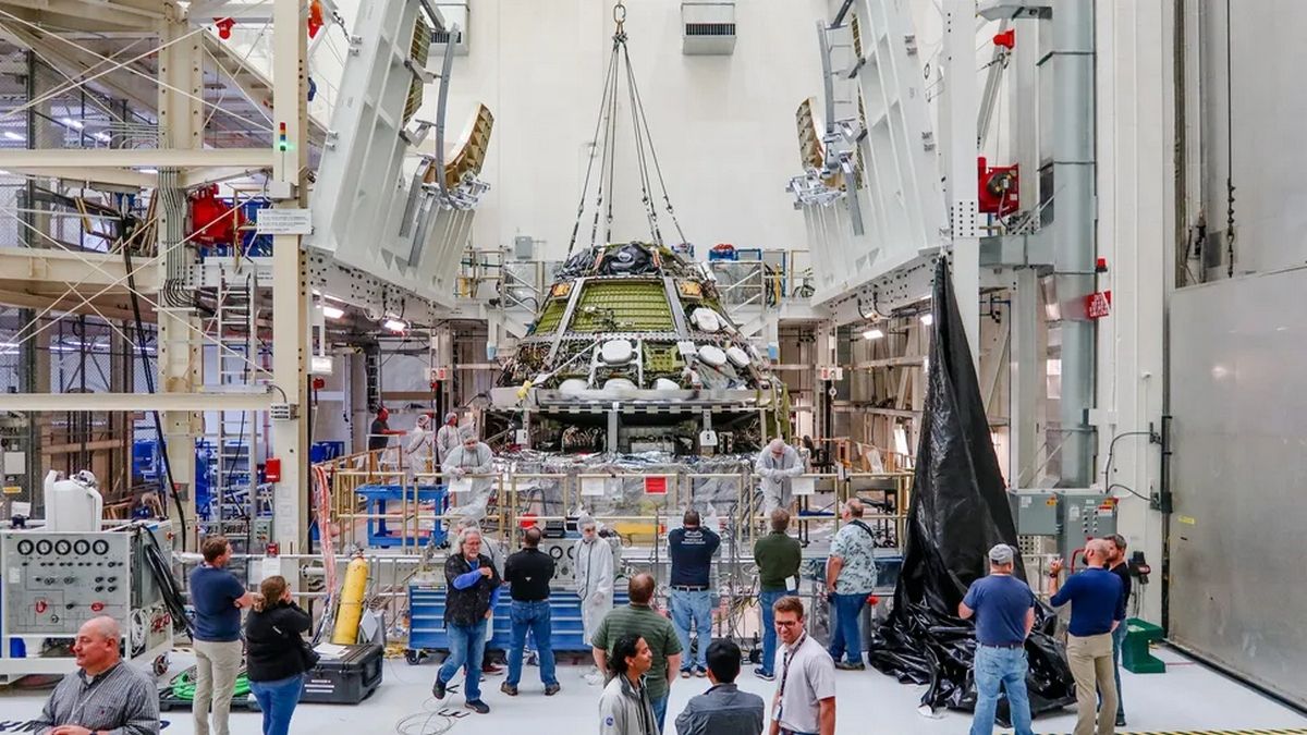 NASA завершило сбор сервисного и жилого модуля корабля Орион - Техно
