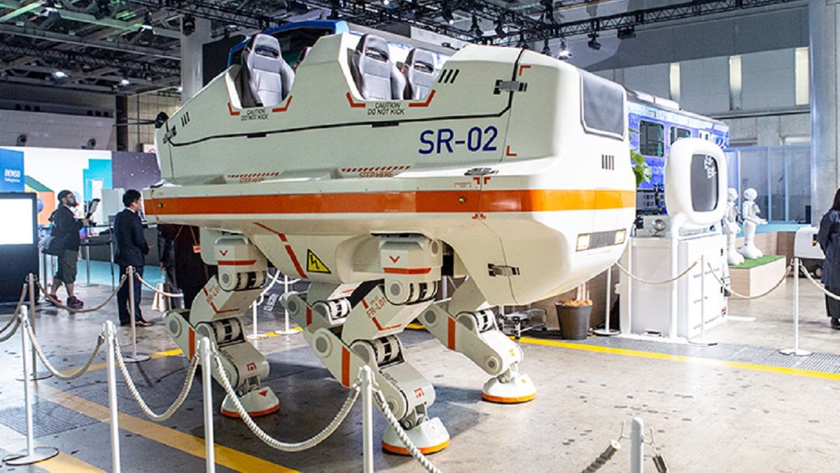 Робот SR-02