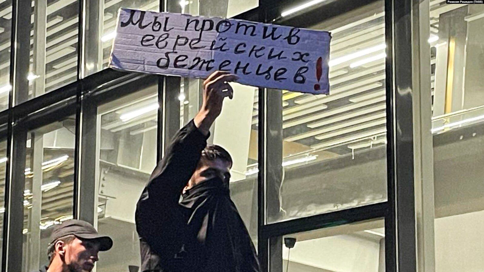 Кремль уникає покарань за погром в Дагестані- 24 Канал Кремль уникає покарань за погром в Дагестані- 24 Канал