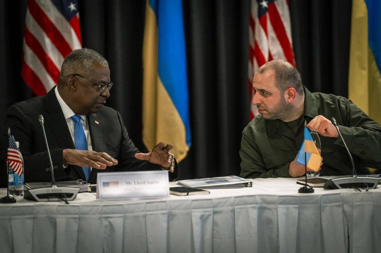 Умеров провел телефонный разговор с Остином Умеров провел телефонный разговор с Остином