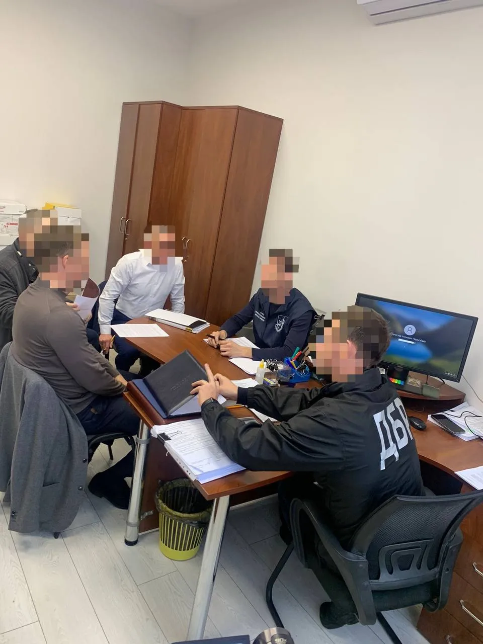 нардепу Ніколаєнку повідомили про підозру нардепу Ніколаєнку повідомили про підозру