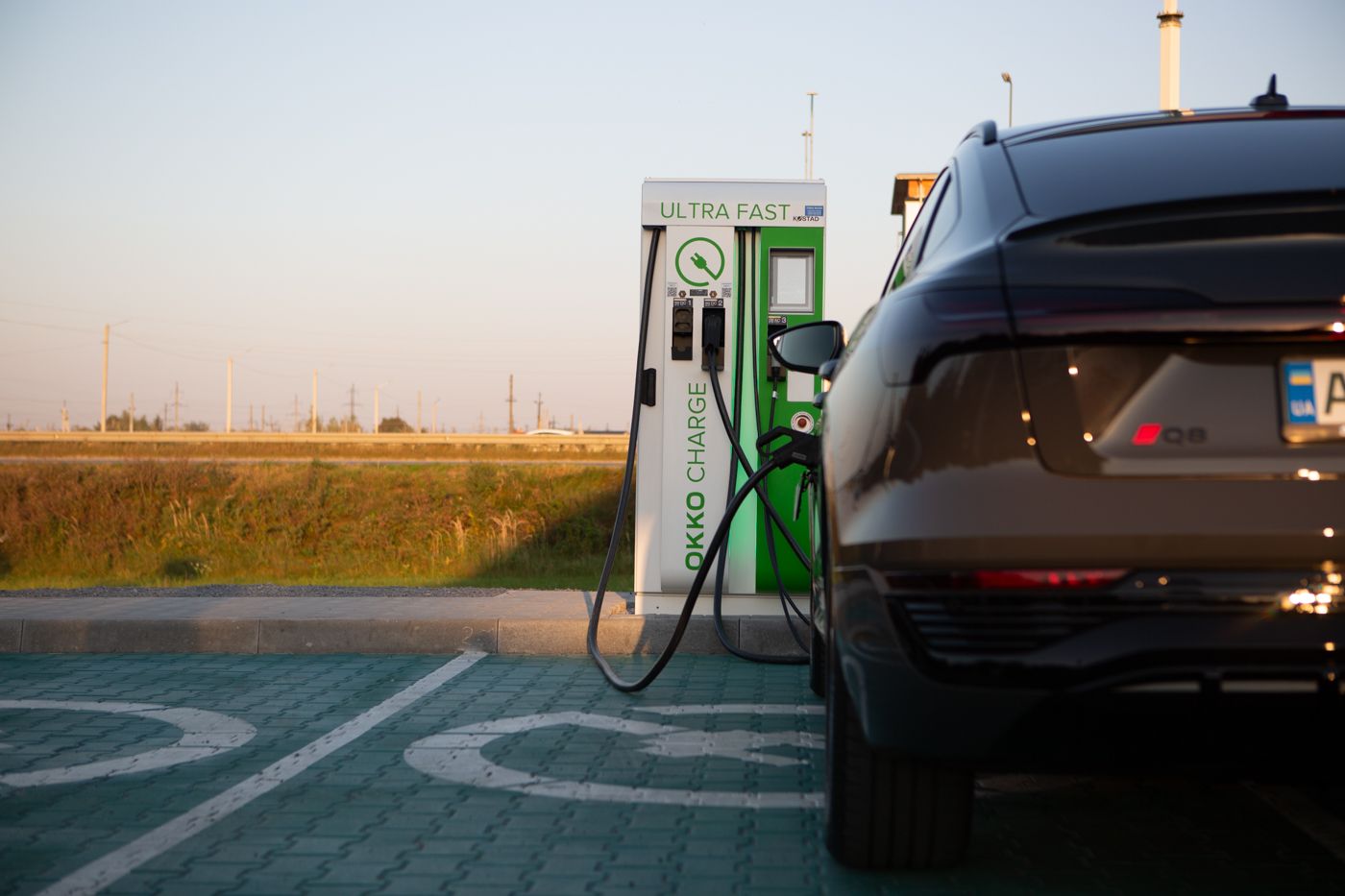 На основних автошляхах розгорнули мережу ULTRA FAST chargers На основних автошляхах розгорнули мережу ULTRA FAST chargers