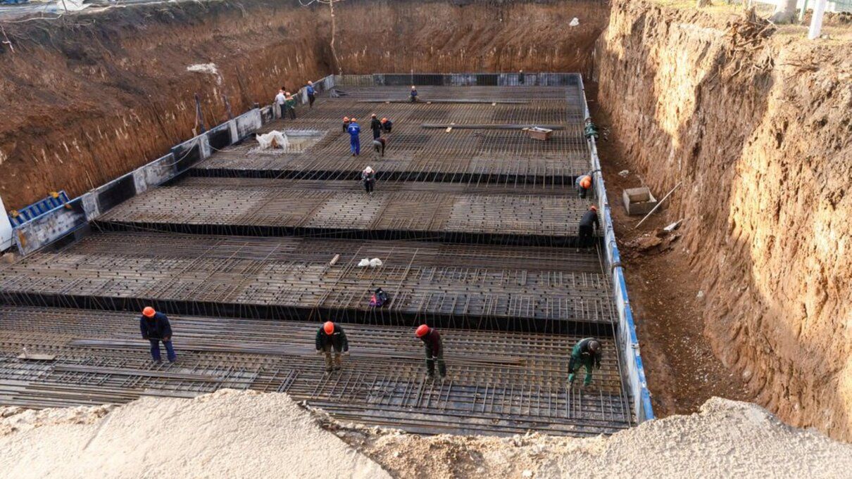 Підземна школа - на Харківщині будують школу, яка витримає влучання ракети Підземна школа - на Харківщині будують школу, яка витримає влучання ракети