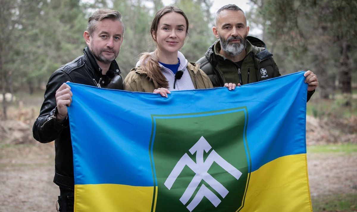 Свитолина и Жадан привезли дроны для военных бригады Хартия.