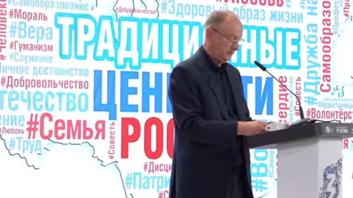 Патрушев на тлі карти, де з окупованих територій є тільки Крим Патрушев на тлі карти, де з окупованих територій є тільки Крим