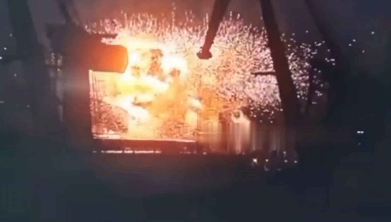 Кадри удару по балкеру Kmax Ruler у порту Одеси Кадри удару по балкеру Kmax Ruler у порту Одеси