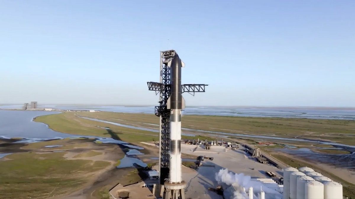 Starship готовят к запуску Starship готовят к запуску