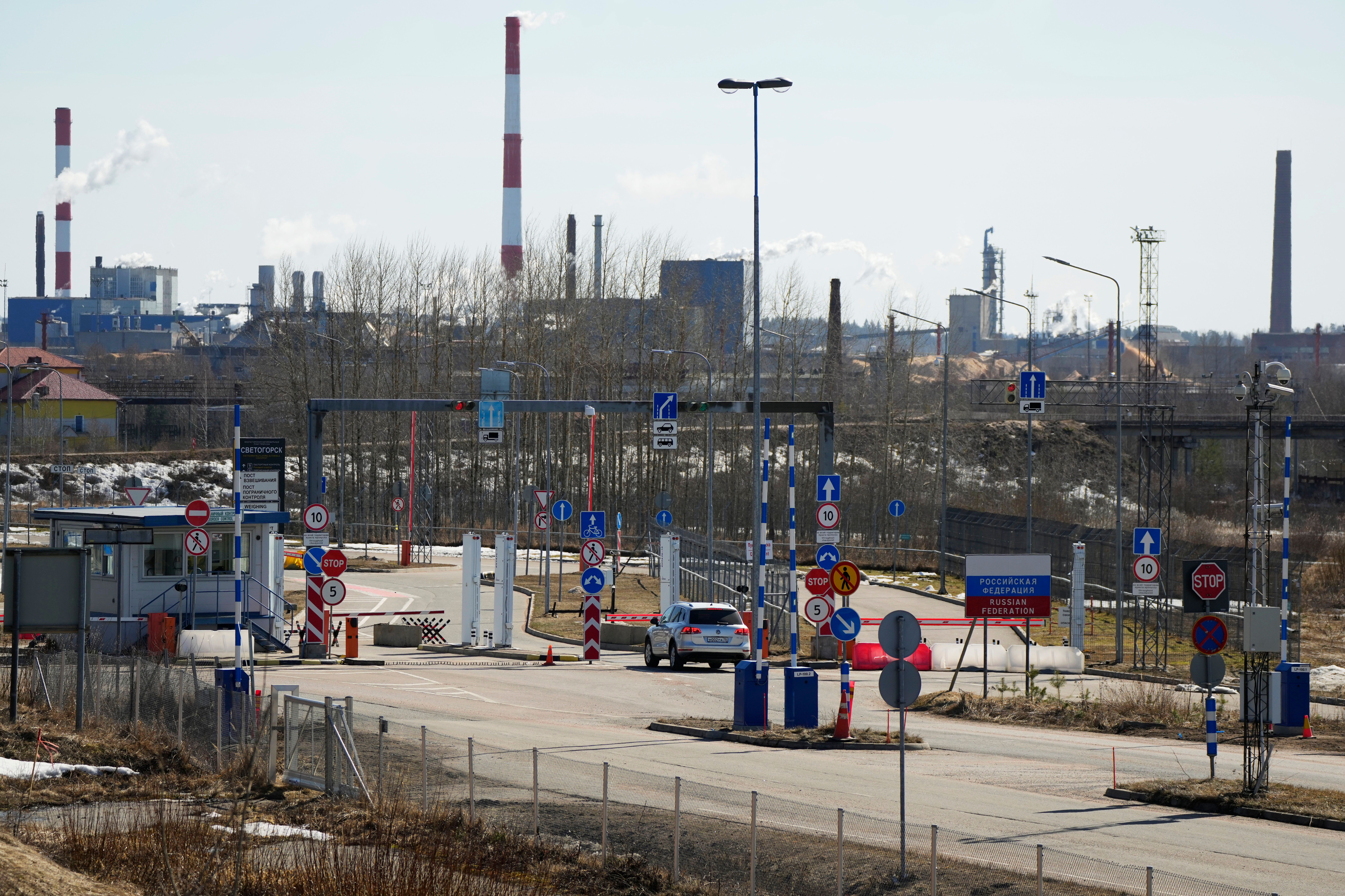 Уряд Фінляндії оголосив про закриття пунктів пропуску на кордоні з Росією Уряд Фінляндії оголосив про закриття пунктів пропуску на кордоні з Росією