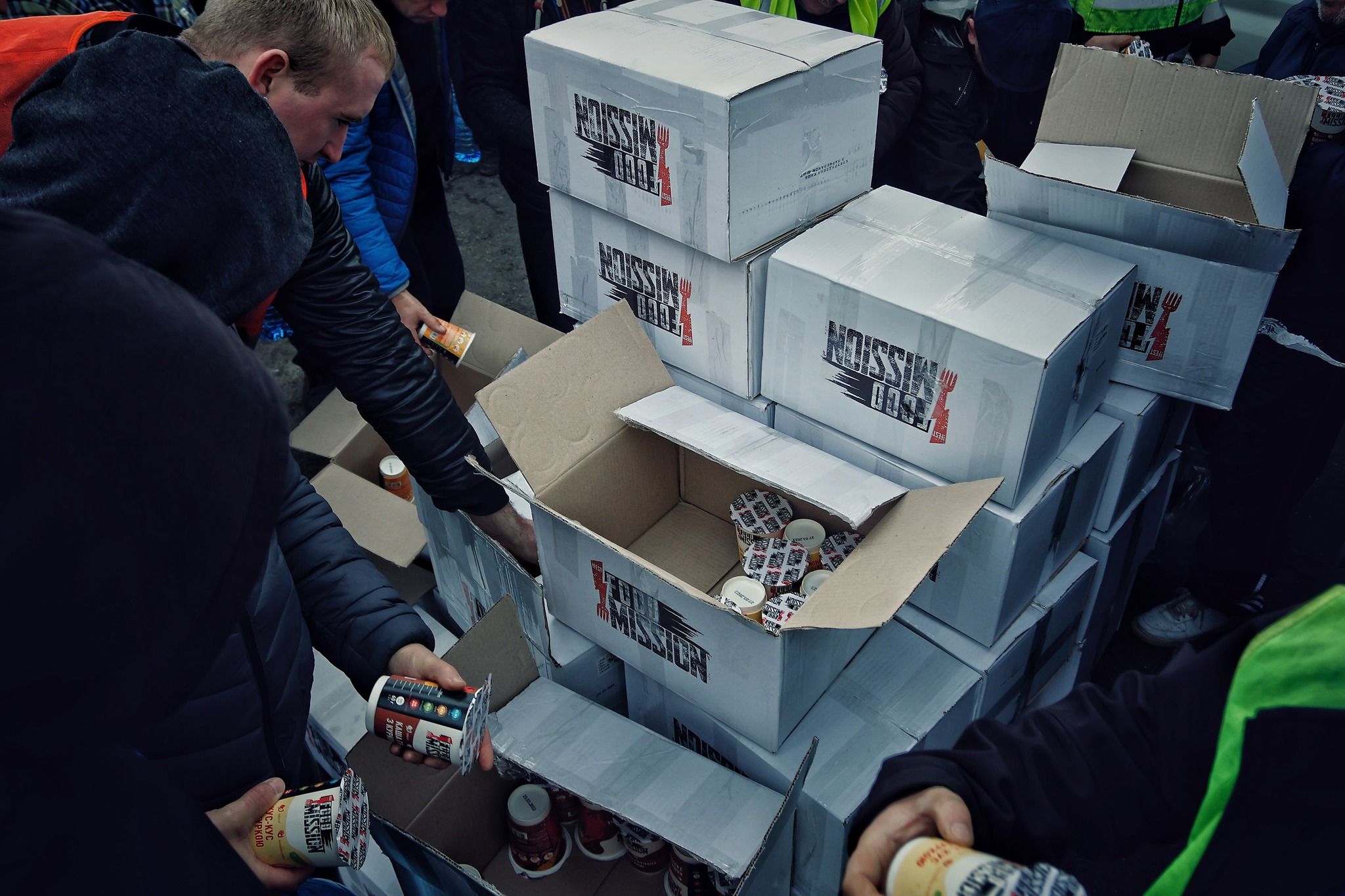 Польские блокировщики не пропускают через границу и гуманитарку Польские блокировщики не пропускают через границу и гуманитарку