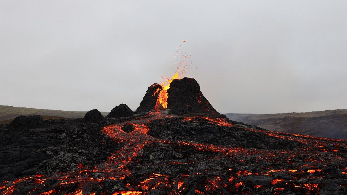 Эксперты рассказали, стоит ли беспокоиться из-за извержений вулканов, пронесшихся по планете