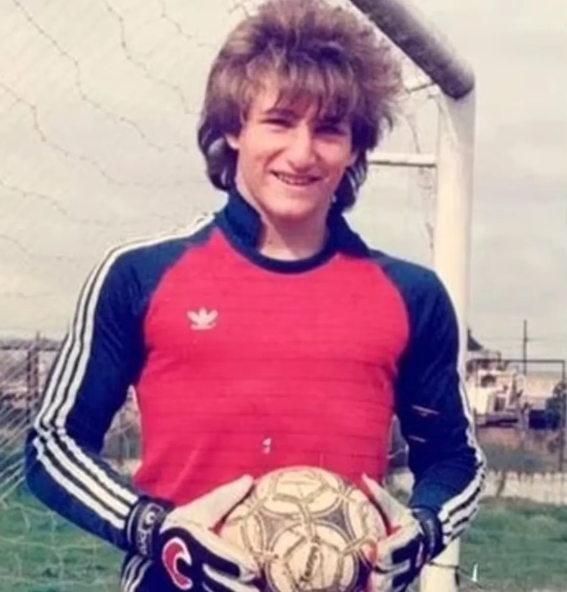 Хавєр Мілей у молодості футболіст Хавєр Мілей у молодості футболіст